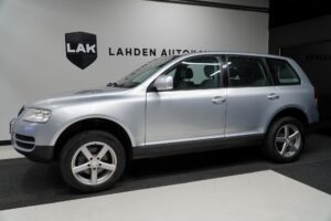 Volkswagen Touareg 3.2 V6 162kw TipTronic * Rautajouset * Vetokoukku * Lohkolämmitin * Nahat * Ketju vaihdettu * Volkswagen Touareg 3.2 V6 162kw TipTronic * Rautajouset * Vetokoukku * Lohkolämmitin * Nahat * Ketju vaihdettu * - Lahden Autokauppa