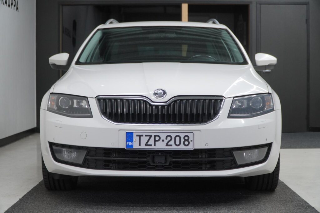 Skoda Octavia Combi 2.0 TDI 184 4x4 Elegance DSG Skoda Octavia Combi 2.0 TDI 184 4x4 Elegance DSG - Lahden Autokauppa