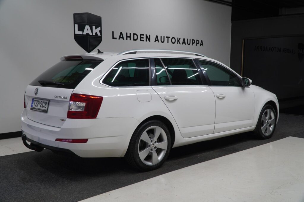 Skoda Octavia Combi 2.0 TDI 184 4x4 Elegance DSG Skoda Octavia Combi 2.0 TDI 184 4x4 Elegance DSG - Lahden Autokauppa