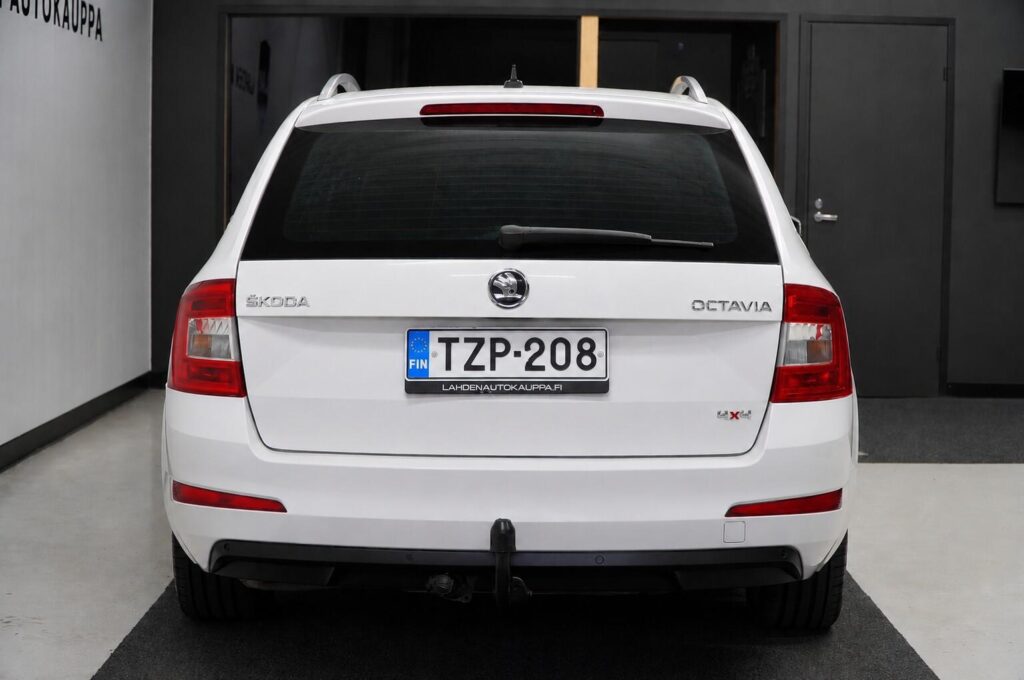 Skoda Octavia Combi 2.0 TDI 184 4x4 Elegance DSG Skoda Octavia Combi 2.0 TDI 184 4x4 Elegance DSG - Lahden Autokauppa