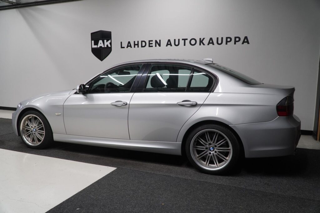 BMW 330 E90 xDrive M sport BMW 330 E90 xDrive M sport - Lahden Autokauppa