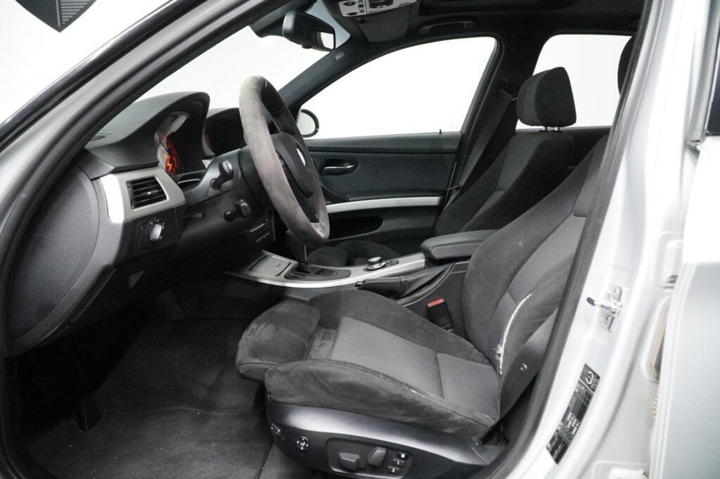 BMW 330 E90 xDrive M sport BMW 330 E90 xDrive M sport - Lahden Autokauppa