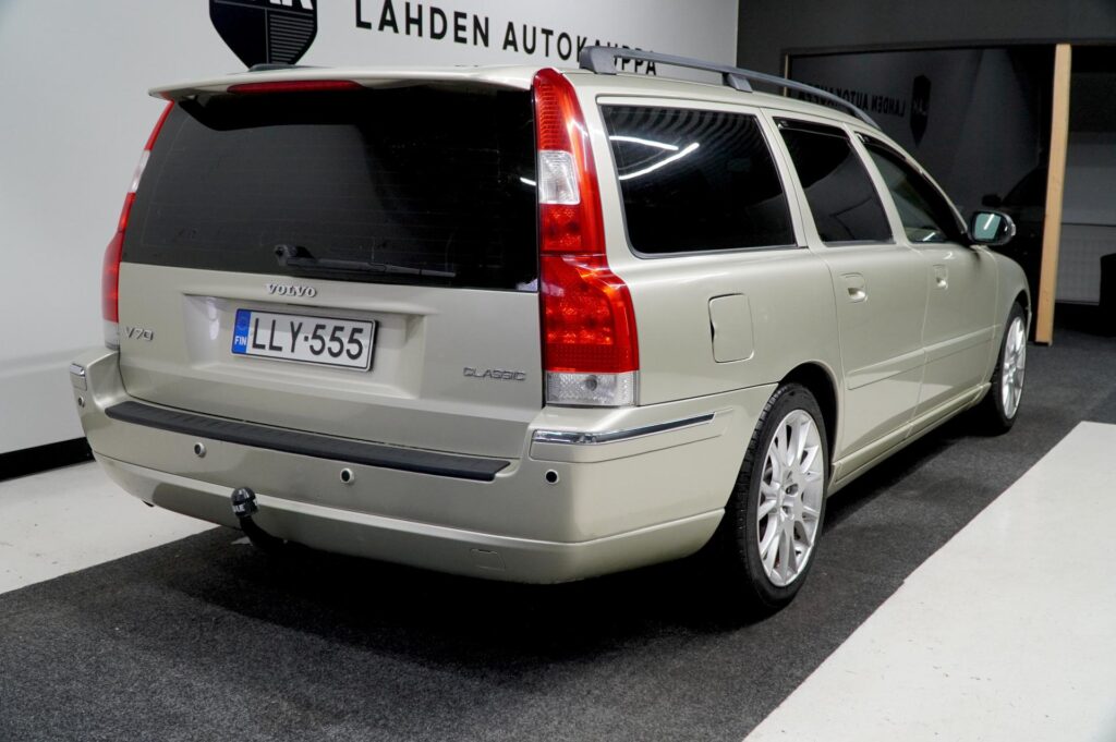 Volvo V70 2.5T Classic aut Volvo V70 2.5T Classic aut - Lahden Autokauppa