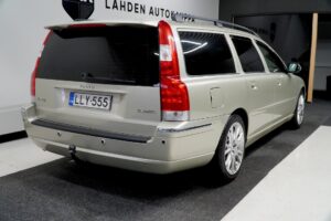 Volvo V70 2.5T Classic aut Volvo V70 2.5T Classic aut - Lahden Autokauppa