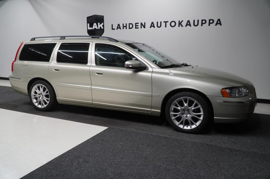 Volvo V70 2.5T Classic aut Volvo V70 2.5T Classic aut - Lahden Autokauppa
