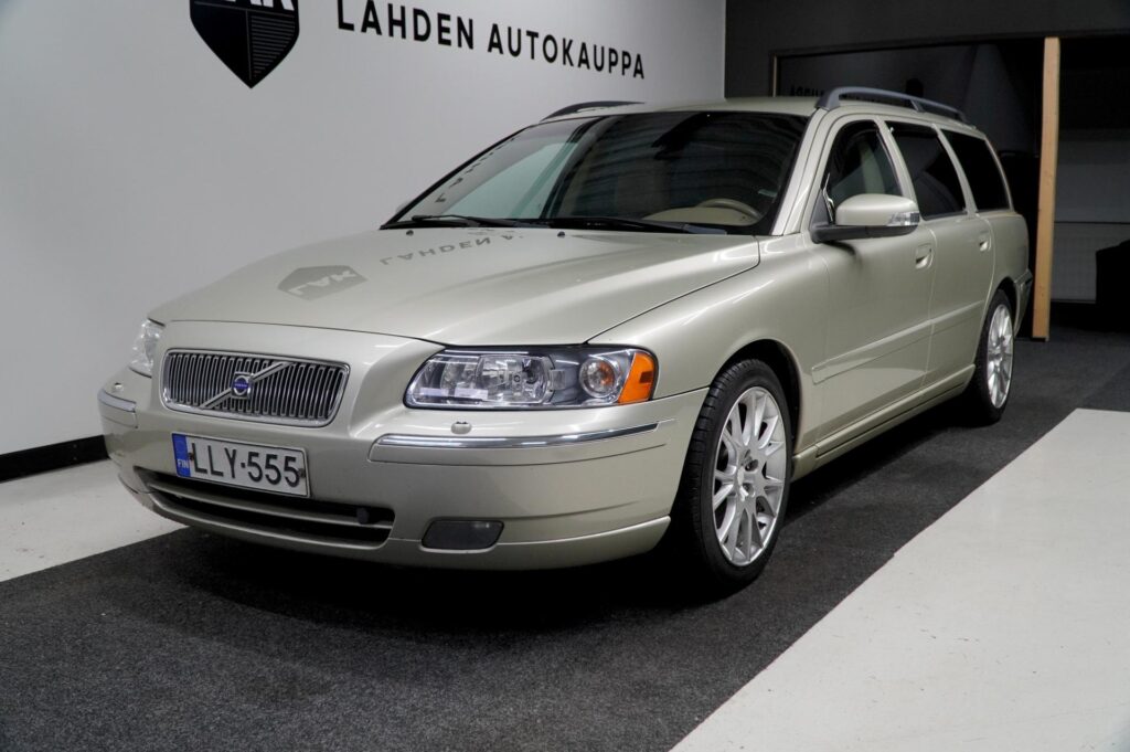 Volvo V70 2.5T Classic aut Volvo V70 2.5T Classic aut - Lahden Autokauppa