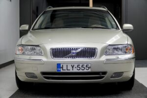 Volvo V70 2.5T Classic aut Volvo V70 2.5T Classic aut - Lahden Autokauppa