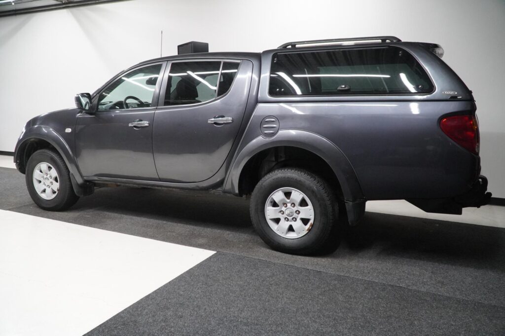Mitsubishi L200 Double Cab 2.5 DI-D Invite Plus 2-paikkainen Mitsubishi L200 Double Cab 2.5 DI-D Invite Plus 2-paikkainen - Lahden Autokauppa