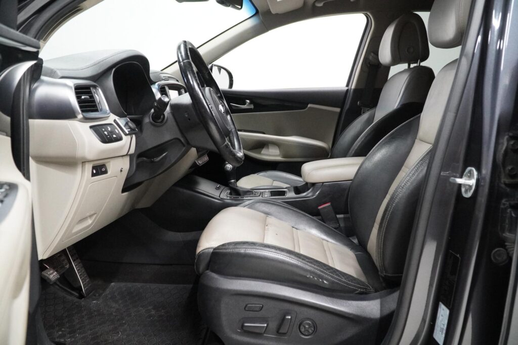 Kia Sorento 2.2 CRDi AWD Business Premium A/T 5P Kia Sorento 2.2 CRDi AWD Business Premium A/T 5P - Lahden Autokauppa