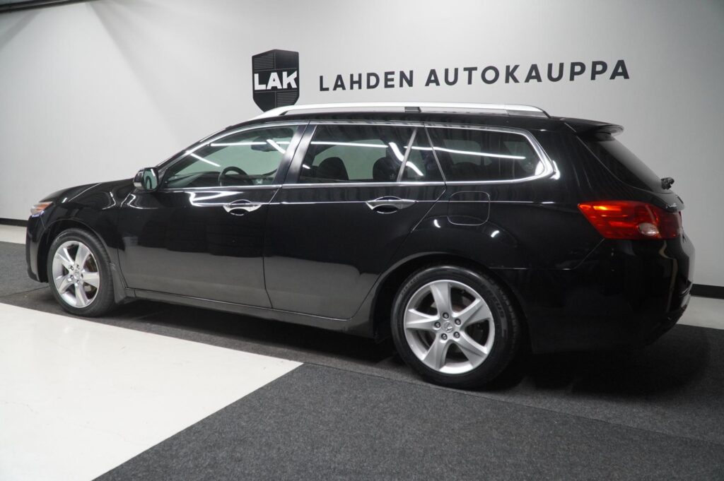 Honda Accord Tourer 2.2 i-DTEC Executive Honda Accord Tourer 2.2 i-DTEC Executive - Lahden Autokauppa